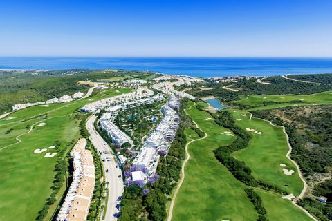 Do you want to live in a place close to the beach and golf, with all kinds of amenities? Don't miss the opportunity and visit this fantastic two-bedroom apartment located in La Alcaidesa, where golf courses merge with the sand and sea of its beaches....