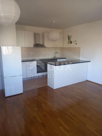 Location: Primorsko-goranska županija, Viškovo, Viškovo. VIŠKOVO - Apartment 1st floor, newly renovated We are selling a neat apartment on the 1st floor, living area 64m2. It consists of an entrance hall, a kitchen with a dining room, a living room, ...