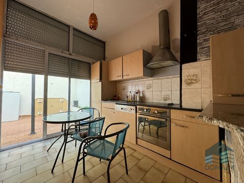 In exclusivity, Domium Groupe Immobilier offers you a T2 of 40 m2 facing south-east. Located on the 1st floor, this pretty T2 is perfect for a 1st purchase or for a rental investment. Its pretty terrace of 14m2 overlooking the living room-kitchen enl...