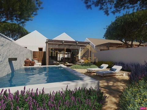 Eco Friendly House, 1+2 bedrooms under construction in Comporta, next to the beaches of Brejo, Pego and Carvalhal. The Alentejo Coast offers the best of both worlds, the tranquility of nature in all its splendor and its mostly deserted beaches, very ...