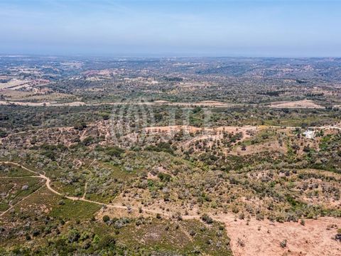 Land with 63,750 sqm, overlooking the sea, Santo André Lagoon and Serra da Arrábida, in Santa Cruz, Santiago do Cacém. The construction of 255 sqm for permanent home and 627.50 sqm for agricultural support is allowed. A maximum construction area of 6...