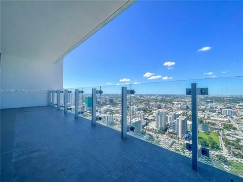 Immerse yourself in the ultimate Miami experience with this 2-bedroom flat offering breathtaking ocean and city views. Enjoy world-class amenities and a prime location at Missoni Baia. Contact us today to schedule your visit! This 2 bedroom, 2 bathro...