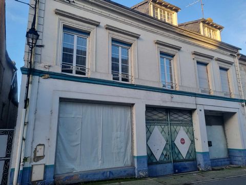 2h15 from PARIS, 30mn from the Vendôme TGV station, in the center of SAINT-CALAIS, come and discover this real estate complex to renovate. Former car garage, you will find on the ground floor a very nice volume of outbuildings (more than 390m2) with ...