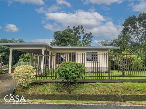 This 3-Bedroom Residence is located in the peaceful Virginia II neighborhood in Bugaba, La Concepción, Chiriquí. It's a welcoming community that comprises friendly neighbors, mainly professionals and educators. Upon arrival, a cement pathway guides y...