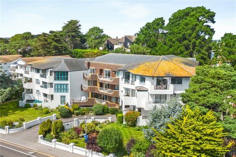 In a super location just across the road from the midway path to Sandbanks beach this charming apartment is an idyllic choice for those looking to enjoy a coastal lifestyle. This spacious apartment in the iconic Showboat development is set in the hea...