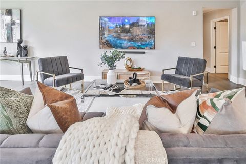 This impressive penthouse suite in the highly desired gated Calabasas community of Avanti is waiting for you! A dedicated elevator brings you to the private foyer entrance of this incredible home. Great for casual living or entertaining, the spacious...