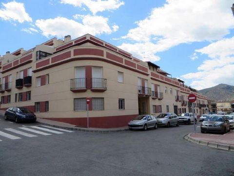 Opportunity! Sale of flat with one bedroom and one bathroom in Estacion de Cartama. Building without lift. No terrace. Views to the street. In auction period. Flat for sale in Estacion de Cartama. Located on the first floor of the building without li...