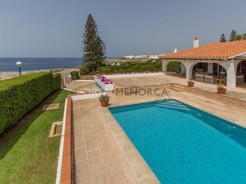 Magnificent front line villa for sale in Binibeca Nou, just a few metres from the beach. It has a large plot of 1.400 m² and about 300 m² built. You will enjoy beautiful sea views from the main terrace, the swimming pool and from the front porch. The...