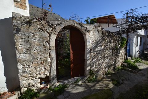 Located in Agios Nikolaos. Located in the heart of the traditional village of Limnes, a few kilometers from the small town of Neapoli and just a 10min drive to the larger town of Agios Nikolaos and the beaches. The property consists of 4 rooms which ...