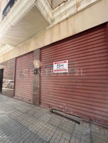 If you are looking for a place to invest or for your business we have what you are looking for. We offer you this property in Elche/Elx? Excellent opportunity to acquire this property with an area of 152.9 m² located in the town of Elche/Elx, provinc...