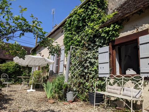 EXCLUSIVE TO BEAUX VILLAGES! This absolutely delightful cottage is situated in a small hamlet near Lignac in the Indre (36). As you enter the property you will find a beautiful kitchen / dining area with original tomette tiles, beams and lots of ligh...