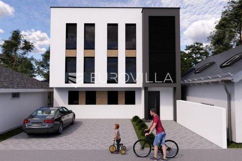 Osijek, Donji Grad, 109 m2, attractive apartment in an urban villa with three apartments. The urban villa is stylishly attractive, in a quiet neighborhood, ideal for family life, 10 minutes by car to the city center. Nearby are a kindergarten, a scho...