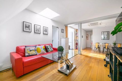 Barnes le Marais has the exclusive listing of this 73m² or 786 sq ft (Carrez law) apartment on the top floor of a secure building with a lift near Rue Montorgueil and Rue Etienne Marcel, in the heart of the second arrondissement. Comprising an entran...