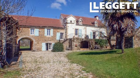 A19594DJE82 - An absolutely fabulous traditional Quercy style house, completely renovated by the current owner. This would make an ideal large family home or a chambres d'hotes. the main house boasts a huge kitchen/dining room, two large sitting room...