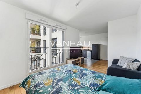 Groupe VANEAU offers you a 28.8 m2 studio apartment in perfect condition, quiet and bright, just a stone's throw from the Garibaldi metro station (line 13) or Saint-Ouen (line 14 or RER C), close to shops and schools, on the 3rd floor with elevator o...