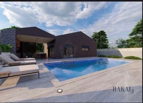 *Rakalj Istria* you can unwind in this beautiful, quiet location. The pool invites you to relax. Welcome to an interesting offer. Two villas are already under construction with all the necessary building permits. These are sold furnished, included in...