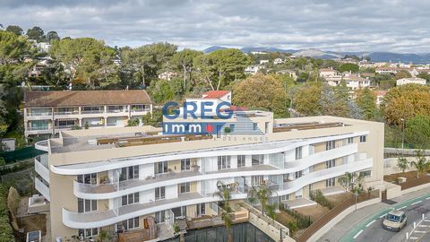 A 10-minute walk from the seafront and the marina of Marina Baie des Anges Quartier des Maurettes, shops, transport, school and Vaugrenier park nearby. In an intimate residence (2023) of 2 floors and only 32 lots, this apartment consists of: An entra...