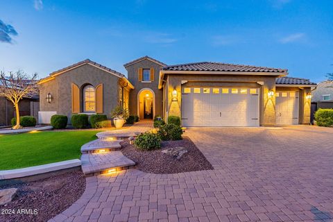 Welcome to your Forever Home located in Northlands Summit, a premier community in North Peoria where the skies are bigger among the natural beauty of the Sonoran Desert skyline. With a view unlike anywhere else, you can step outside everyday and enjo...