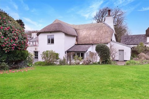Within the heart of the sought-after village of Georgeham, proximity of amazing beaches such as Croyde and Putsborough is this charming 4 bedroom detached thatched home.    The current owners have thoughtfully renovated the property and the cottage n...