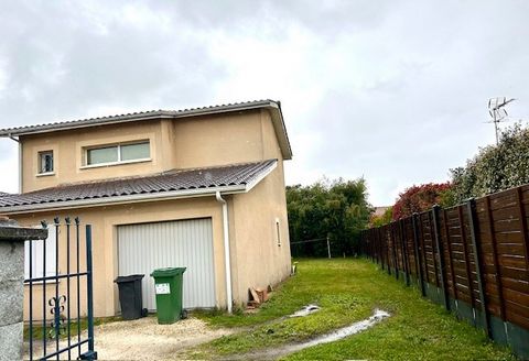 Proche centre Haillan , accès rocade (sortie 8), sur axe passant, immeuble non mitoyen, d'environ 160 m2, situé sur une parcelle de 1180 m2, composé de 2 niveaux. Exploitation possible : - Rez-de-chaussée : accueil, salle d'attente et bureaux, salle ...