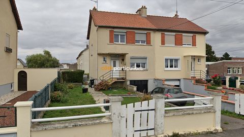 Your agency Côté Particuliers offers you this pavilion on total basement consisting of an entrance hall serving a living room, a kitchen, a shower room, a toilet. The floor consists of a hallway, three bedrooms and an office. Enclosed grounds, close ...