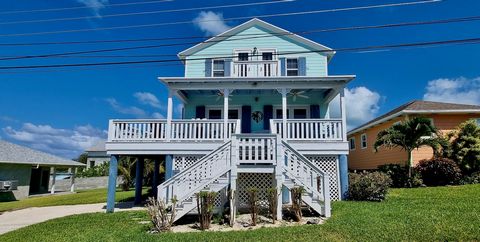 Tippy---s Cottage is a true Bahamian style, nautical inspired home located on Russell Island, close to the bridge and just steps to the beach and sand bank. This elevated home allows for enjoying all the crisp ocean breezes while grilling and dining ...