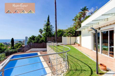 This beautiful villa offers one of the best views in Sitges and along its coast. It is located in the area near the town in the Levantina development. The house is divided into four floors and a basement, equipped with an elevator connecting all the ...
