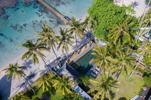 Откройте для себя эту невероятную виллу на берегу моря на восточной стороне Бали в Канди Даса. Предлагая 760 м2 эксклюзивной жизни на берегу моря, он может похвастаться прямым выходом на пляж. Расположенная напротив одного из скрытых пляжей Бали с бе...