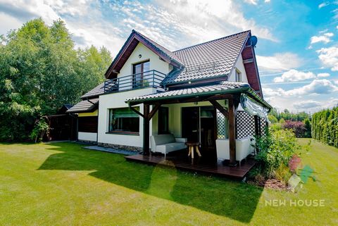 A very attractive house finished with high quality materials, located in a quiet area, with good access to Olsztyn. For those who are determined to settle down with their loved ones in the spacious interiors of the house, built with attention to the ...