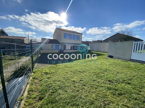 Gorges - 44190- Cocooning immobilier - Maison à vendre dans un cadre verdoyant sur une parcelle de 430m2 . Découvrez cette maison d'environ 126m2 habitable, idéalement située à Gorge, à proximité de Clisson, des commodités et de la gare Cette agréabl...