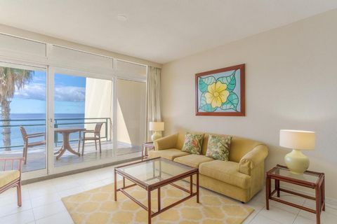 Relax and watch the sunset on your balcony with your friends or family. This is a spacious 1 bedroom on the 1st floor. It has wonderful natural light and has a view of the ocean and mountain. The apartment building is located on the beach front. No i...