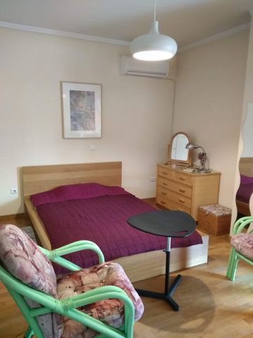 Spacious, quiet room in a maisonette with a sared bathroom, a kitchinette which is outside the room and a balcony . It is located at Spata, a city near Athens International Airport Eleftherios Venizelos (6 km), and Athens Metropolitan Expo S.A. (4km)...