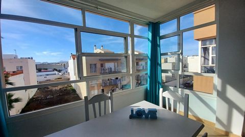Splendid central apartment, just renovated and finely furnished, complete with every comfort for your staing. A few meters from the sea and all the attractions and points of interest of Corralejo, perfect for spending your stay on this wonderful isla...