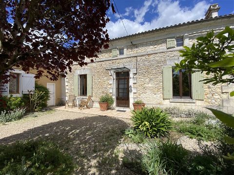 This character house in local stone is ideally located in a small hamlet of a few houses. It is ready to move in and offers 4/5 bedrooms, all on a plot of approximately 4,000 m2. The environment is rural and quiet, hence the picturesque views of the ...