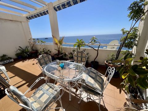 AVAILABLE FOR VACATIONAL RENTAL, JUNE 1 TO 21, 2024, MONTH OF JULY, AND AUGUST 19 TO 31, PLEASE CHECK AVAILABILITY AND PRICE Spectacular semi-attic in the Delfín building, on the beach of San Cristóbal, Almuñécar. The apartment has two bedrooms, a co...