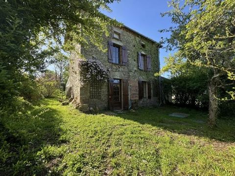 Situated close to the town of Chateauponsac in the Haute Vienne department of Limousin along the Gartempe Valley is this gorgeous little traditional stone cottage with a 658m² surrounding garden and another small parcel of woodland 666m² close by. Th...