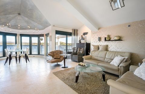 For sale on the island of Murter - in Betina luxury villa by the sea. Enjoy the comfort in this beautiful villa located on the seafront, in a quiet part of the picturesque town of Betina on the island of Murter. This elegant villa, built 15 years ago...