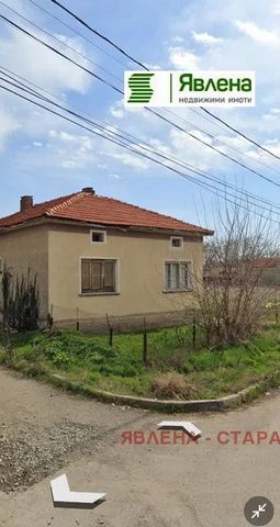 Agence Yavlena à vendre une maison monolithique de plain-pied de 100 m². m dans le village de Gorno Botevo. La distribution de la zone se fait entre un couloir, trois chambres spacieuses, un grand placard, qui peut être séparé comme une salle de bain...