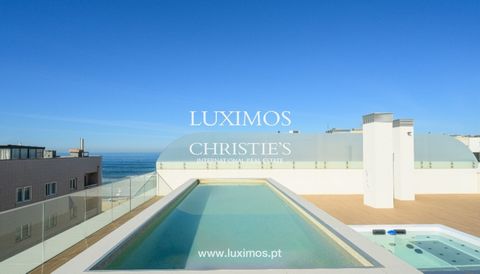 New three-bedroom apartment for sale, next to the beach in Vila do Conde. In addition to the quality materials and finishes , it stands out for the immense light that the generous glazed openings allow into the various rooms. On the top floor, this p...