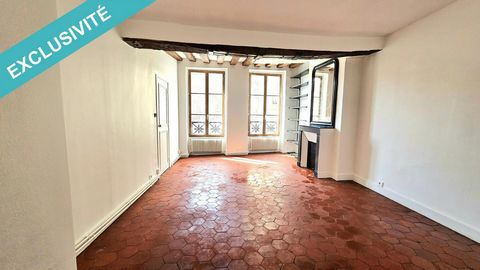 Ideally located in the heart of the historic Arts et Métiers district, 5 minutes walk from the Jardin du Temple and the Arts et Métiers station, in one of the oldest streets in Paris with its many shops and restaurants. In a building from 1650, on th...