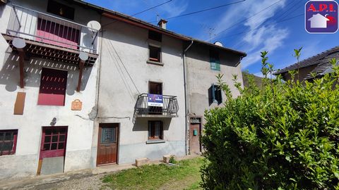 Exclusively ! In the quiet hamlet of the Vicdessos valley near Tarascon-sur-Ariege. Stone village house with garden. On the ground floor it includes an entrance, a bedroom and a laundry room. Upstairs it has a living room with open kitchen and a bath...