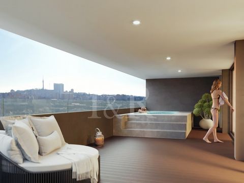 Penthouse duplex T2 de 86 m2 localizado no empreendimento Douro Nobilis - River View. Este apartamento possui uma sala de 26 m2, cozinha de 9 m2, uma suite com 20 m2, um quarto e uma casa de banho completa. Ambos os quartos dispõem de roupeiros. Ampl...