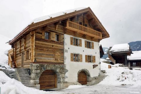 Dieses gemütliche 27m² große Studio mit Schlafecke befindet sich im Oberdorf von La Clusaz, nur 250 Meter vom Bossonnet Telemix-Lift und der Abfahrt der Skischule entfernt. Das Apartment bietet bequem Platz für bis zu vier Personen und verfügt über e...