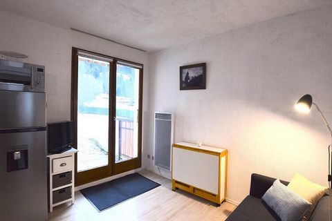 Dieses charmante, 23 m² große Apartment liegt ideal in der Nähe von Skipisten und Wanderwegen und bietet bequem Platz für bis zu vier Gäste. Es verfügt über ein separates Schlafzimmer mit einem Doppelbett und eine Bergecke am Eingang mit zwei Etagenb...