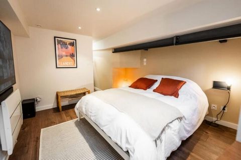 Dit charmante appartement van 35 vierkante meter in het hart van Bordeaux biedt een perfecte mix van comfort en gemak. Het is geschikt voor maximaal 4 personen en beschikt over een gezellige slaapkamer met veel opbergruimte, een tussenverdieping met ...