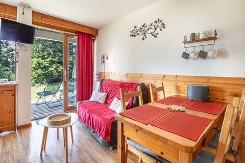 Het appartement in Chamrousse heeft 1 slaapkamer(s) en kan gereserveerd worden tot 6 personen. Accommodatie De accommodatie heeft een oppervlakte van 32 m² isgezellig ingerichte en is goed belicht. De woning bevindt zich op 500 m van de supermarkt, 5...