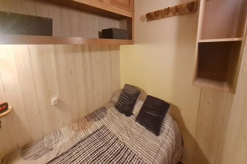 The studio in Les Deux Alpes has capacity for 4 persons. Accommodation of 31 m², located on at the foot of the ski slope, It has garden. The property is located 50 m ski resort, 50 m from the restaurant 