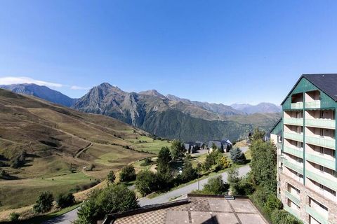 Appartement voor 8 personen in de residentie Les Balcons du Soleil. Toegang tot de skipiste in 5 minuten 2 slaapkamers met tweepersoonsbed, een hut met 2 stapelbedden en 2 bedden in de woonkamer 1 badkamer Uitgeruste keuken open naar de woonkamer (ta...