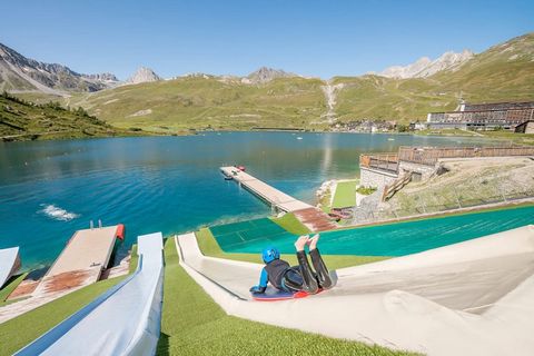 Die unrenovierte Residenz Chaudes Almes liegt im ruhigen Viertel Almes in Tignes le Lac und ist ein idealer Ausgangspunkt für einen Kurzurlaub in den Bergen. Nur 500 Meter vom Dorfzentrum, den Geschäften und den Pisten von Tignes Le Lac entfernt ist ...