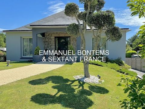 Emmanuel BONTEMS and the Sextant France Network present this beautiful villa from 2001, covering an area of 213m2 (179m2 Carrez) on a plot of over 1300m2, just steps away from the center and the beaches of La Baule. Past the pleasant paved driveway l...